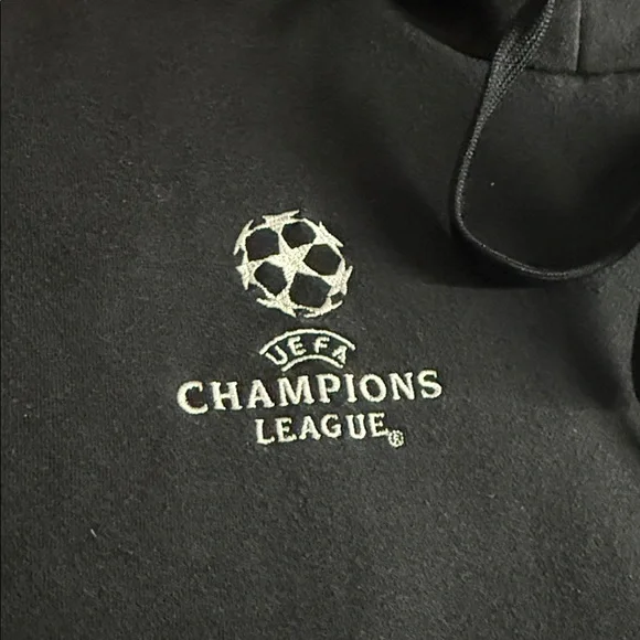 Manchester United 2015-16 Adidas UEFA Champions League Warmup Hoodie - Picture 2 of 9